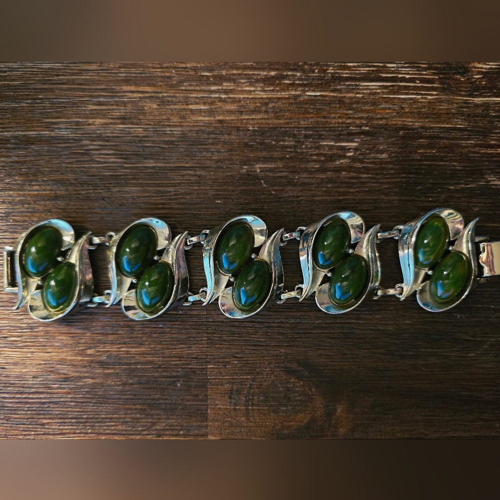 Vintage (1950s) Art Deco 835 Silver Bracelet with Jade Cabachons